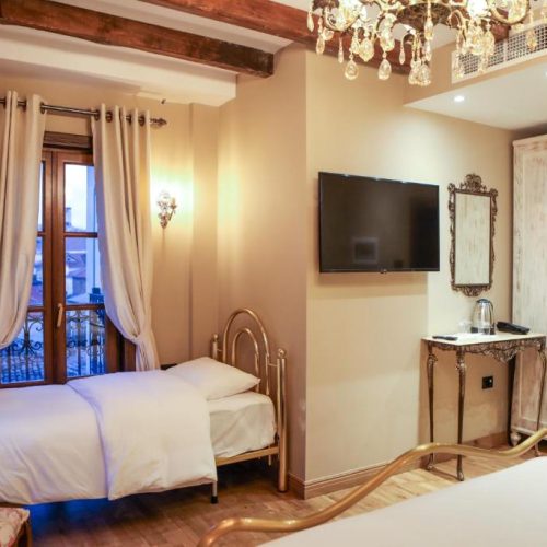 Deluxe Double Room with Extra Bed