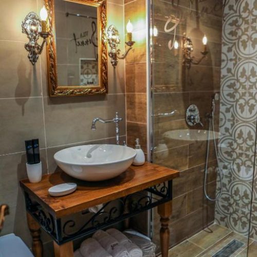Deluxe Double Room with Extra Bed
